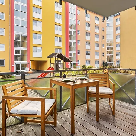 Edler Wohnraum Disney Marvel Studio Mit Balkon, Boxspringbett, Kaffeevollautomat, Lift & Parkplatz Chemnitz Exterior foto